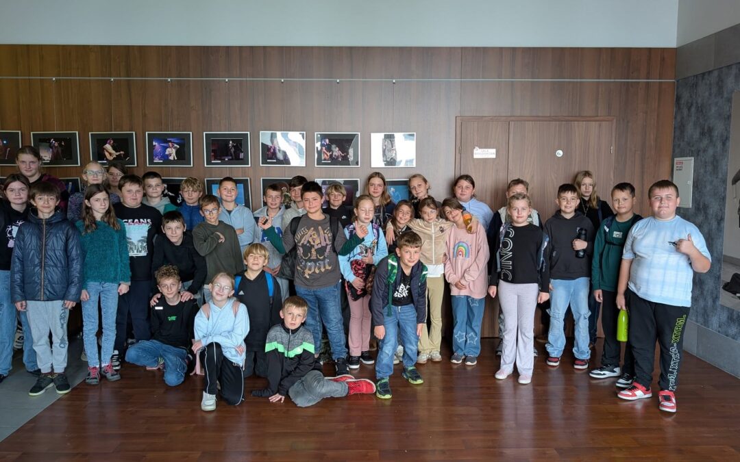 Wycieczka klas 4,5,6 do Ośrodka Kultury w Środzie Wlkp. na spektakl o tolerancji